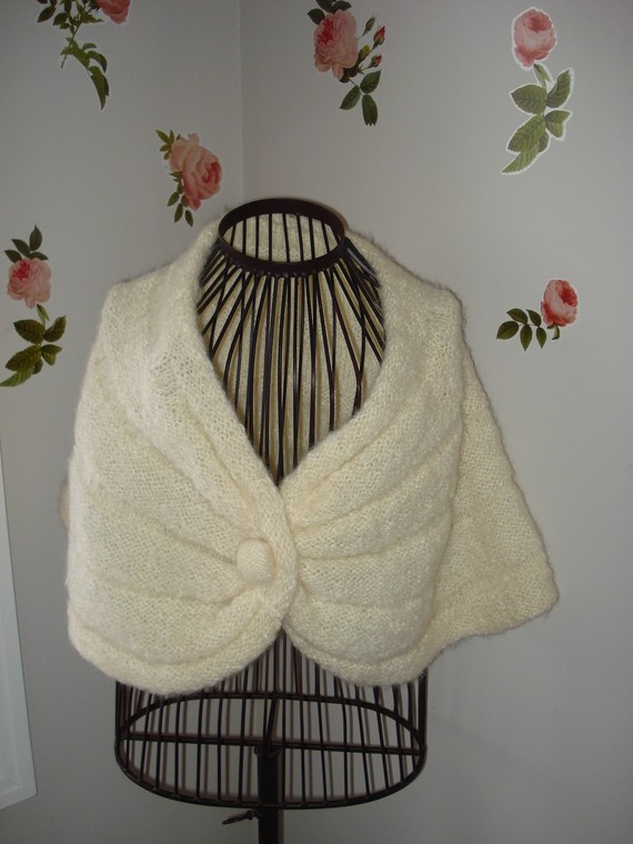 Knitted Capelet